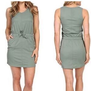 The North Face Women's Sleeveless Green Athletic Dress Size M